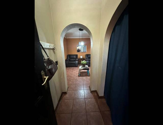 3 BEDROOM HOUSE FOR SALE IN NEW STATE AREA